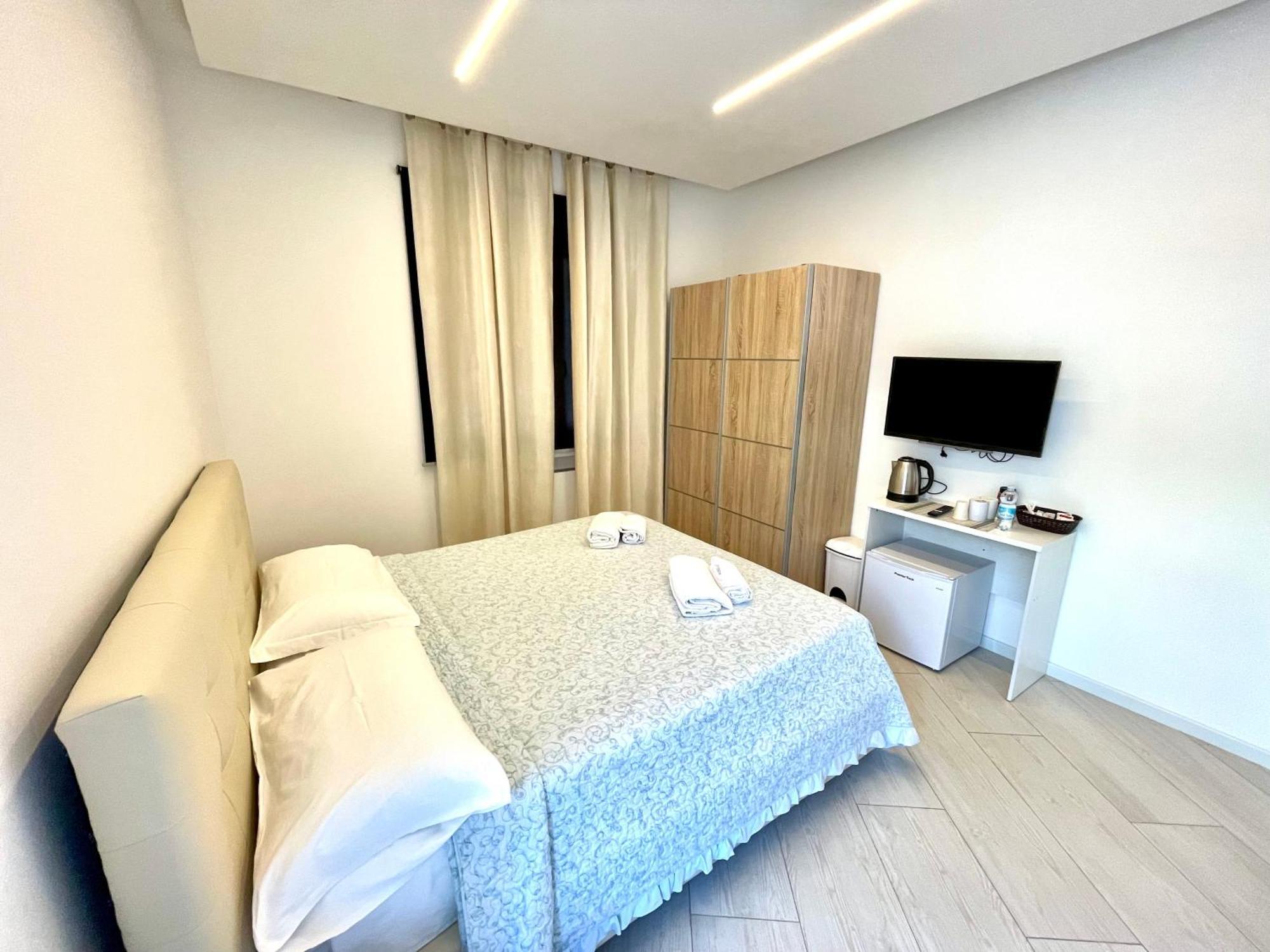 Magenta Rooms Olbia Bagian luar foto